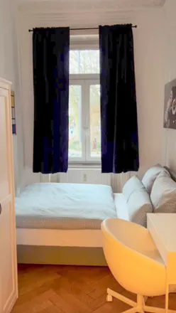 Rent this 2 bed room on Oeder Weg 100-102 in 60318 Frankfurt, Germany