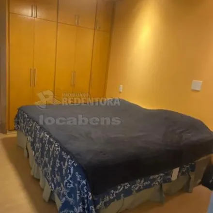 Buy this 4 bed apartment on Colégio Albert Sabin in Rua Luiz Nicoleti, Vivendas