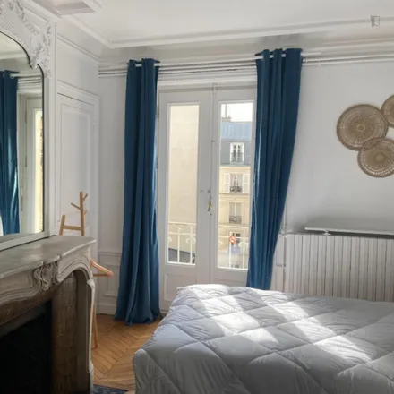 Rent this 6 bed room on 3 Square Rapp in 75007 Paris, France