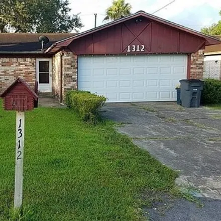 Rent this 3 bed house on 1428 Bay Ridge Boulevard in Bay City, TX 77414