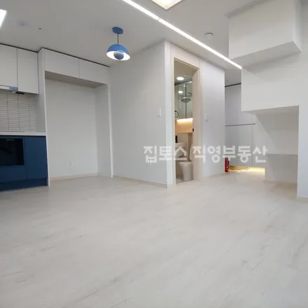 Rent this 2 bed apartment on 서울특별시 도봉구 창동 607-13
