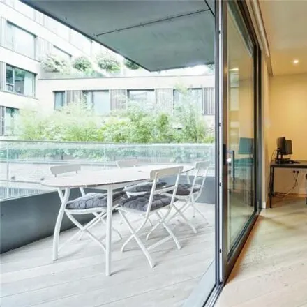 Image 4 - White City House, 2 Wood Crescent, London, W12 7FR, United Kingdom - Room for rent