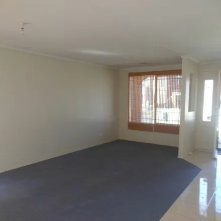 Image 4 - Broadleaf Way, Cranbourne VIC 3977, Australia - Apartment for rent