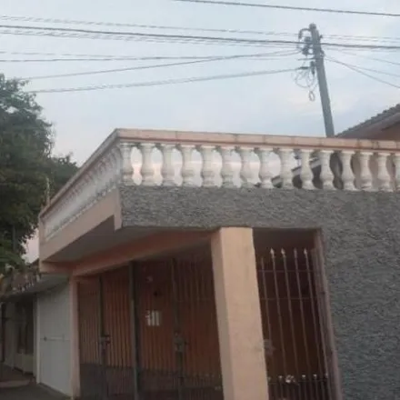 Rent this 4 bed house on Rua Oswaldo Collino in Vila São José, Osasco - SP