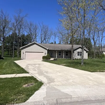 Buy this 3 bed house on 1467 White Pines Drive in Bellefontaine, OH 43311