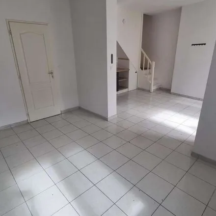 Image 3 - D 4221, 80700 Gruny, France - Apartment for rent
