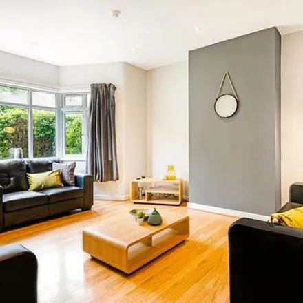 Rent this 6 bed townhouse on 26 St Ann's Lane in Leeds, LS4 2SJ