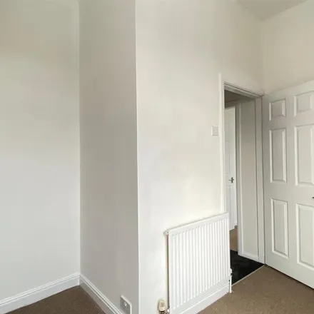 Image 5 - Lightcliffe Road, Brighouse, HD6 2DJ, United Kingdom - Townhouse for rent
