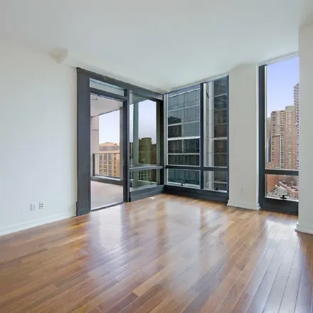 Rent this 3 bed apartment on 92 Warren Street in New York, NY 10007