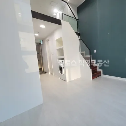 Rent this studio apartment on 서울특별시 광진구 구의동 246-1