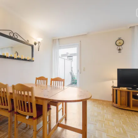 Rent this 2 bed townhouse on Im Sechholder 52 in 65934 Frankfurt, Germany