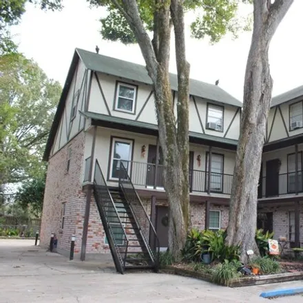 Rent this 2 bed condo on 134 Wylie Drive in Mirabeau Gardens, Baton Rouge