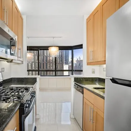 Image 3 - Manhattan Place, East 37th Street, New York, NY 10016, USA - Condo for sale