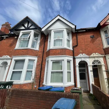 Rent this 1 bed room on 196 Earlsdon Avenue North in Coventry, CV5 6GP