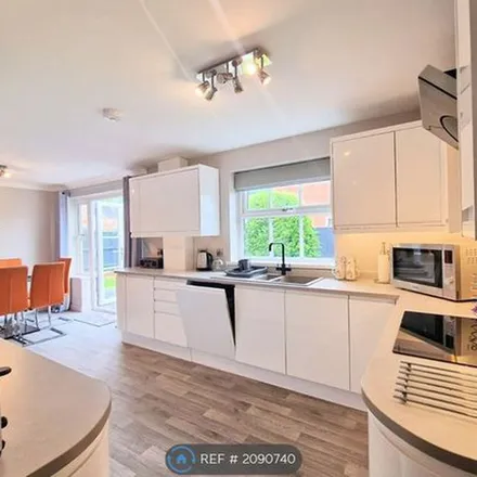 Rent this 4 bed apartment on Woodperry Avenue in Metropolitan Borough of Solihull, B91 3GN