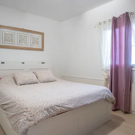 Rent this 2 bed apartment on Ayuntamiento de Santa Cruz in Calle de Viera y Clavijo, 38004 Santa Cruz de Tenerife