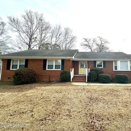 Rent this 3 bed house on 627 Winged Foot Court in New Bern, NC 28562