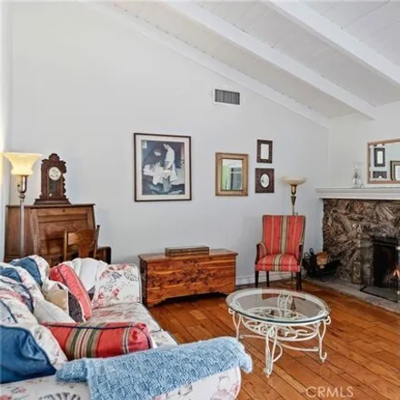 Image 7 - 23069 Gainford Street, Los Angeles, CA 91364, USA - House for sale