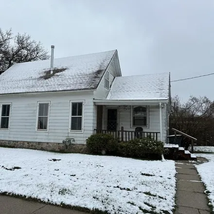 Buy this 3 bed house on 1018 Pleasant Street in Lake Geneva, WI 53147