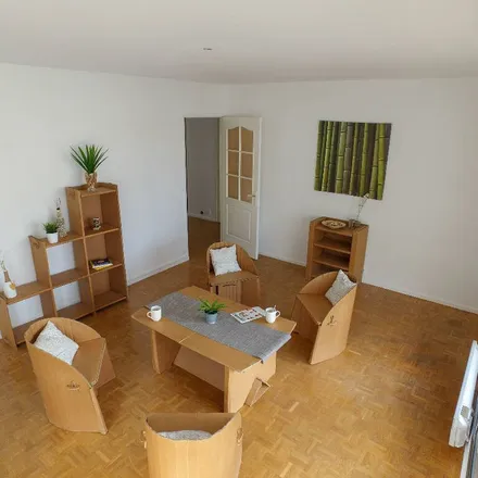 Rent this 2 bed apartment on 72 Avenue des Thermes in 63400 Chamalières, France