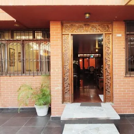 Buy this 8 bed house on Jirón Carlos Roldán in Santiago de Surco, Lima Metropolitan Area 15803