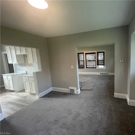 Image 4 - 20512 Amherst Road, Warrensville Heights, OH 44122, USA - House for sale