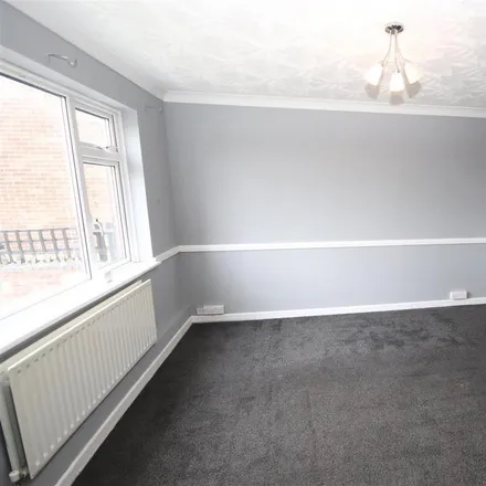 Image 2 - Morgan Drive, Worcester Park Estate, United Kingdom - House for rent