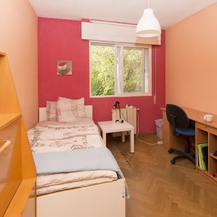 Rent this 7 bed room on Camino de Pinares Llanos in 28670 Villaviciosa de Odón, Spain