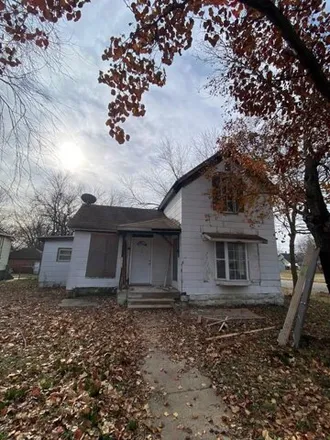 Buy this 4 bed house on 468 North 17th Street in Parsons, KS 67357