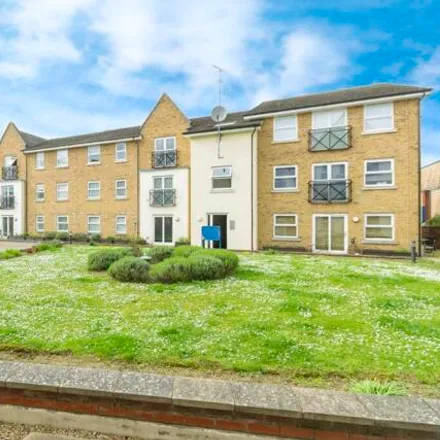 Buy this 2 bed apartment on B&M in Nightingale Road, Hitchin