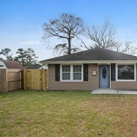 Buy this 2 bed house on 1230 Hudson Street in Kenner, LA 70062