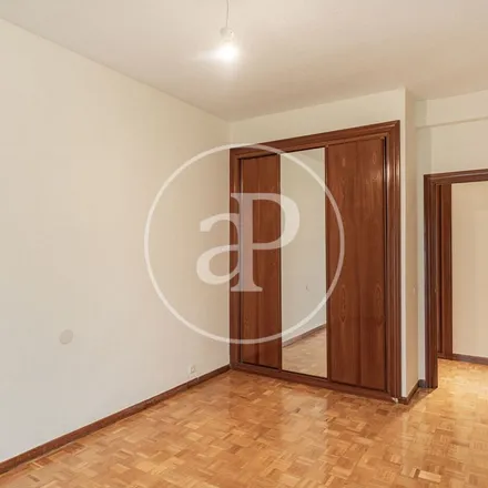 Rent this 5 bed apartment on Calle de Hermosilla in 98, 28009 Madrid