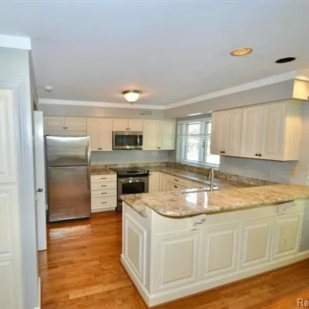 Image 3 - 6020 Pickwood Drive, West Bloomfield Charter Township, MI 48322, USA - House for rent