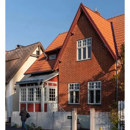 Rent this 5 bed apartment on Fosievägen 40 in 214 31 Malmo, Sweden