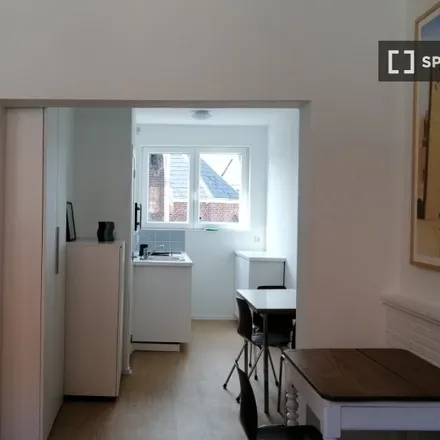 Rent this studio apartment on Villa Kjobenhavn in Rue Souveraine - Opperstraat 52, 1050 Ixelles - Elsene