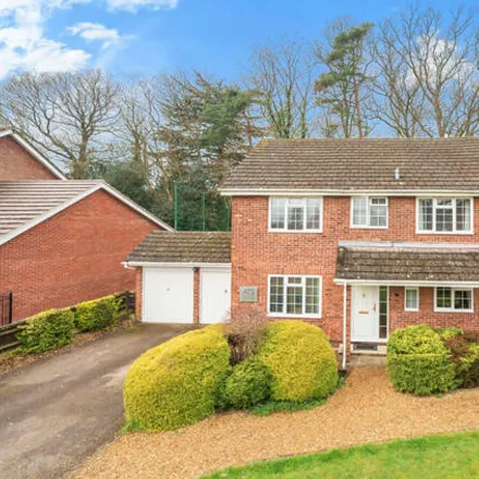 Buy this 5 bed house on Corfield Close in Finchampstead, RG40 4PA