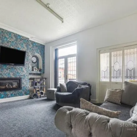 Image 3 - Lynwood Road, Blackburn, BB2 6HP, United Kingdom - Townhouse for sale