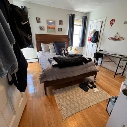 Rent this 3 bed apartment on 7;9 Craig Place in Brookline, MA 02446