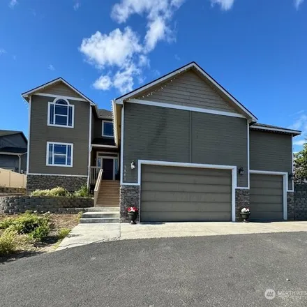 Buy this 4 bed house on 7601 Spokane Street in Ahtanum, WA 98908