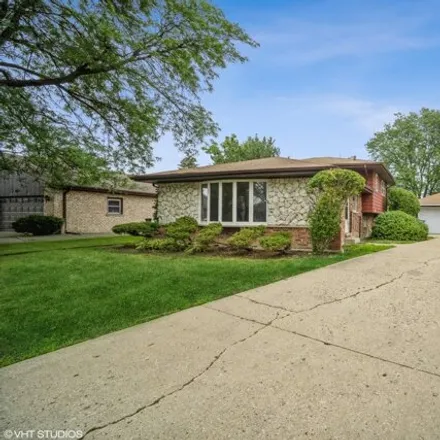 Rent this 3 bed house on 431 Stratford Road in Des Plaines, IL 60016