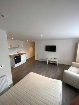 Rent this studio apartment on High Street in Runcorn, Cheshire