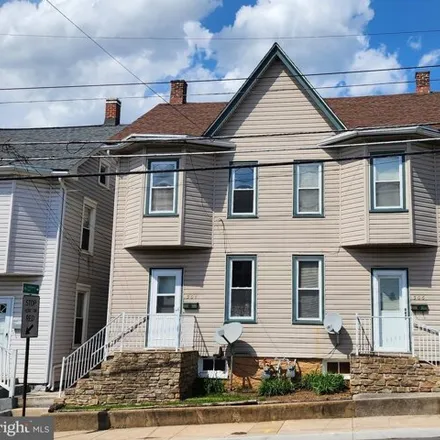 Buy this 4 bed house on 506 Jefferson Street in Hagerstown, MD 21740