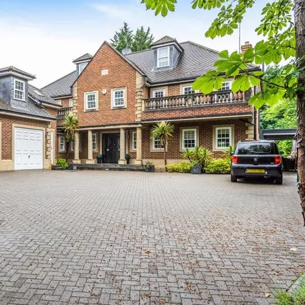 Rent this 6 bed house on Heath Rise in Virginia Water, GU25 4AX