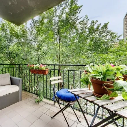 Image 2 - 643 East 11th Street, New York, NY 10009, USA - Condo for sale