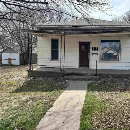 Buy this 3 bed house on 449 East F Avenue in Kingman, KS 67068