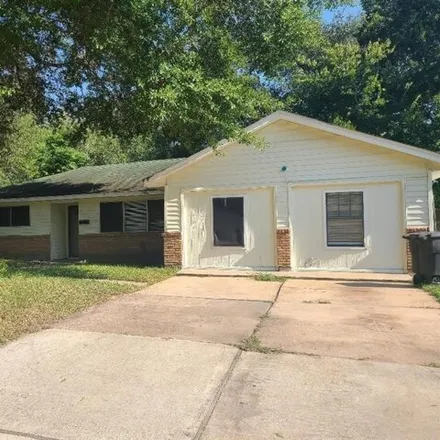 Rent this 4 bed house on 5201 Kelling Street in Houston, TX 77045