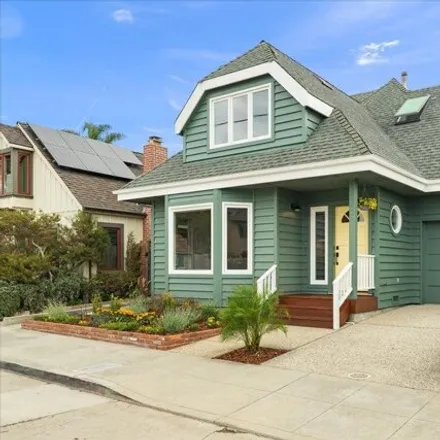 Image 2 - 242 2nd Avenue, Santa Cruz, CA 95062, USA - House for sale