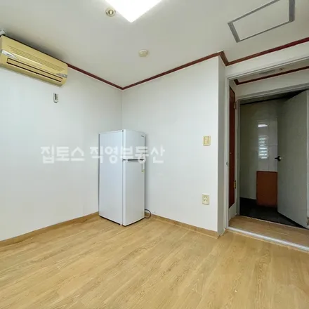 Rent this studio apartment on 서울특별시 관악구 신림동 254-65