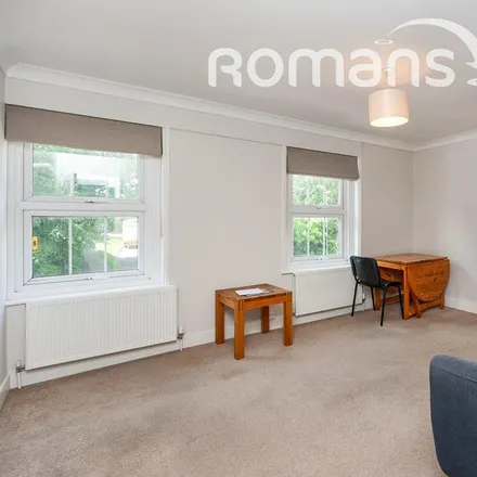 Image 2 - Sunnydell Lane, Wrecclesham, GU10 4RA, United Kingdom - Apartment for rent