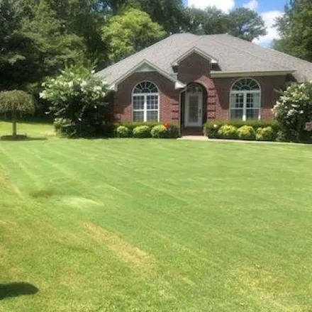 Buy this 3 bed house on 1621 Waterloo Road in Russellville, AL 35653